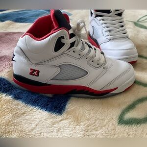 Jordan 5 Retro Fire Red 2025